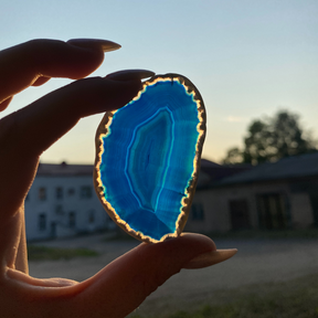 Tinted agate slices