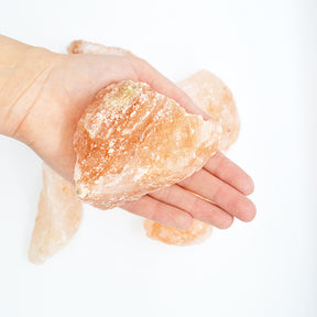 A pinch of Himalayan salt | For crystal purification